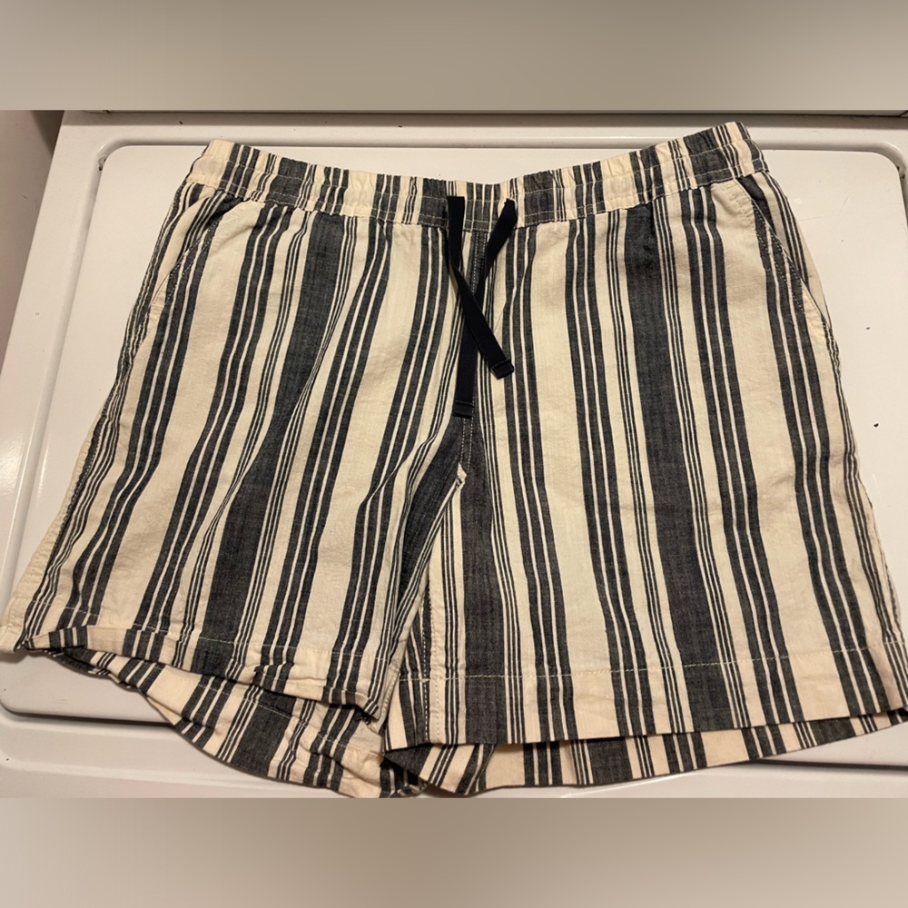 Women’s pull on shorts